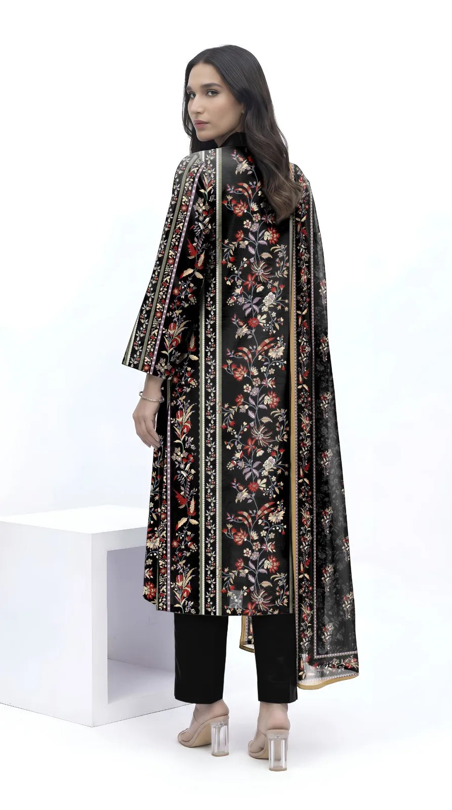 3 Pcs Women's Unstitched Printed Suit